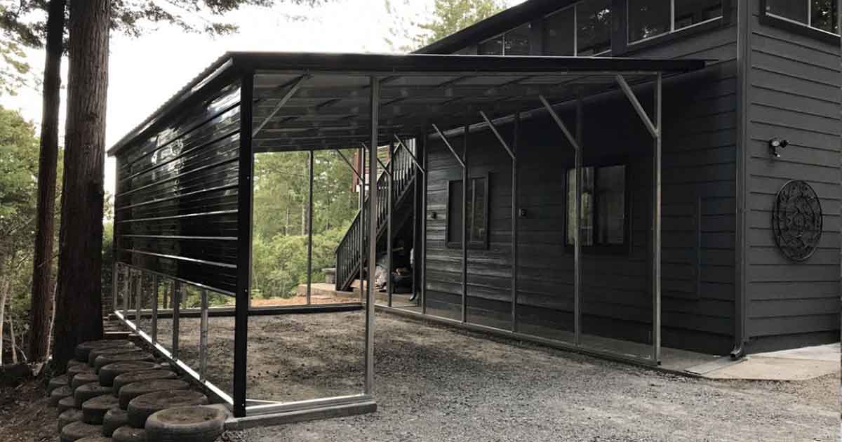 Building with lean-to addition